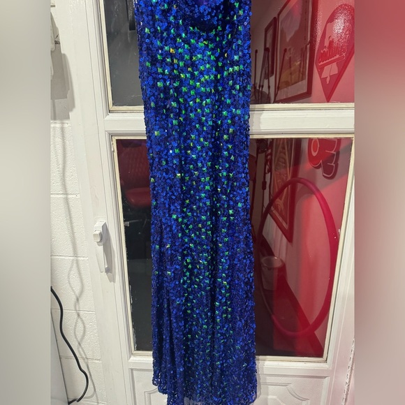 Elegant Sequin Evening Gown in Blue and Green by Mac duggal - Picture 6 of 6